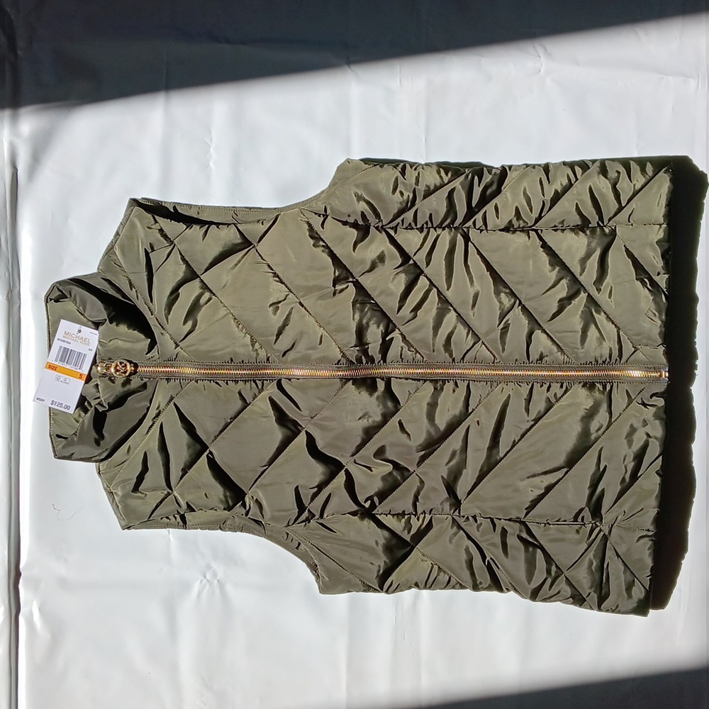 NWT Michael Kors sleeveless quilted vest. Color olive green. Size S small